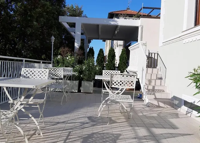 Bed & Breakfast 44 4*