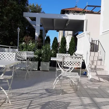 Bed & Breakfast 44 4*